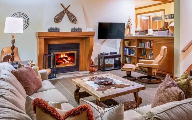 Beaver Creek Village Ski In, Ski Out 4 Bedroom