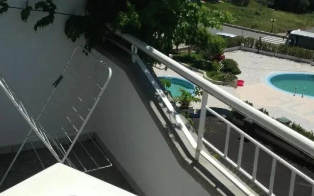 Yanis Guest House