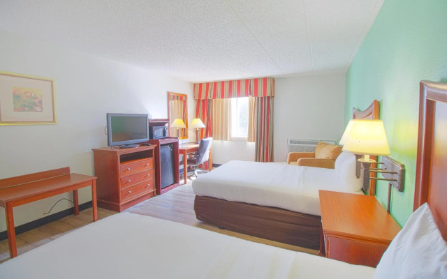 Tulsa Square Hotel Central, I-44 By OYO