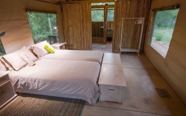 Bateleur Safari Camp
