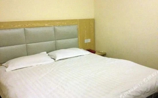 Diyizhan Hotel (Wuhan Railway Vocational Technology College Canglong Island Technology Park)