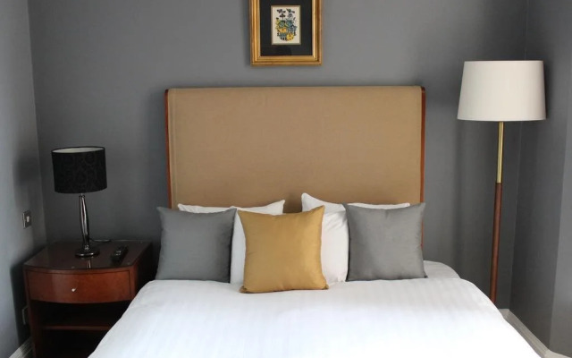 Ambassador Court Hotel