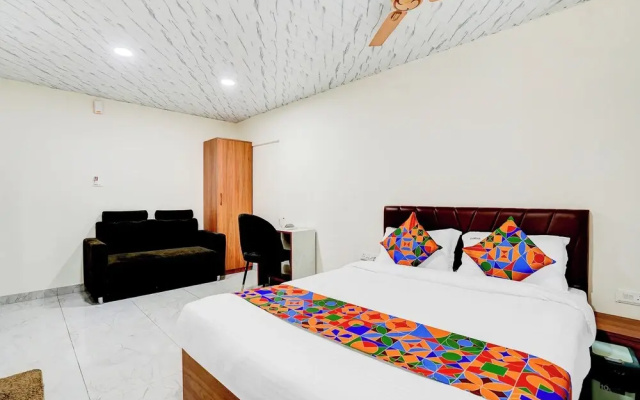 Hotel Omkar & Lodging - phoenix market city
