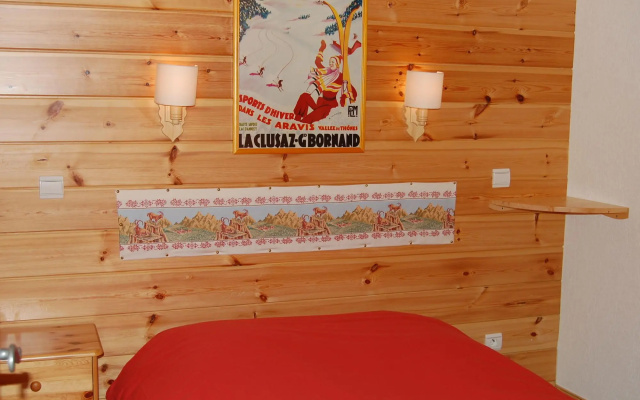 10-pers. Holiday Home With Sauna Near Center of Champagny