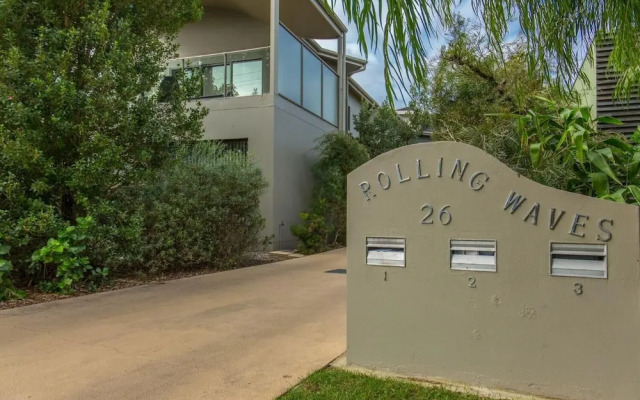 'Rolling Waves 2' on Ocean Drive