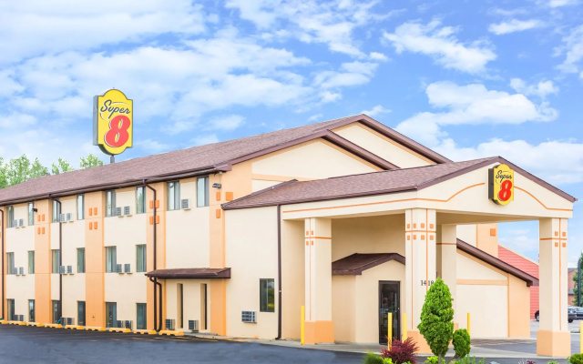 Super 8 Ames