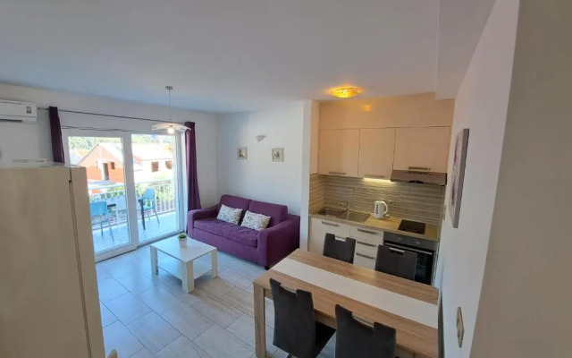 Apartments Šišević - Comfort Apartments with Balcony and Sea View