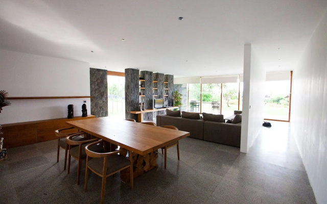 Jimbaran Balangan Beach Front Villa Nakar