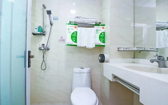 OYO 8019 Jin Hai Yue Hotel