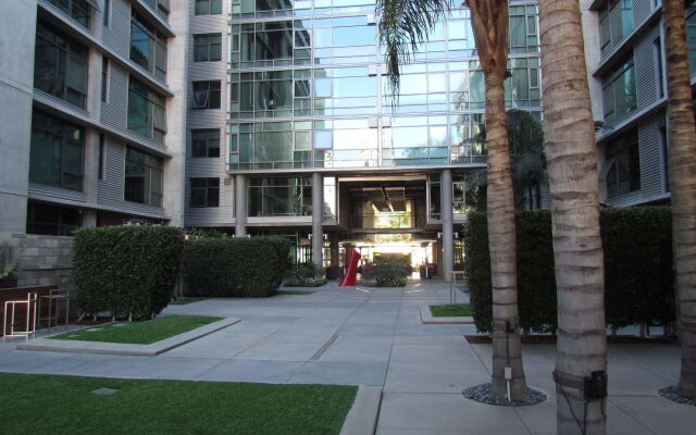 Luxury Loft Next to Staples Center 1