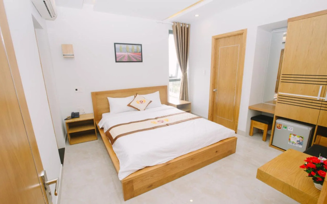 Tan Hoang Long Hotel