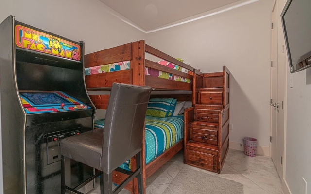 High Seas 3 Bedroom Condo