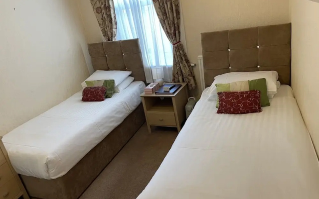 Diamonds Lodge Ltd