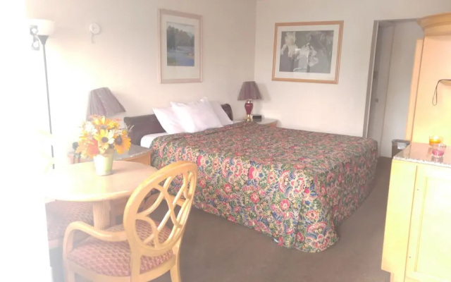 Parkway Inn