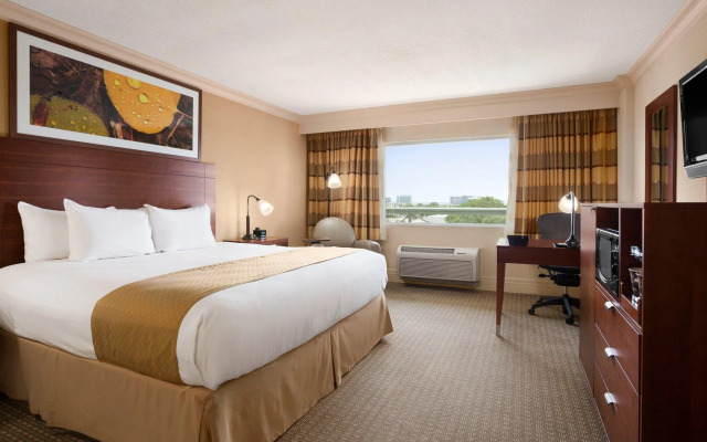 DoubleTree by Hilton Hotel Dallas – Love Field