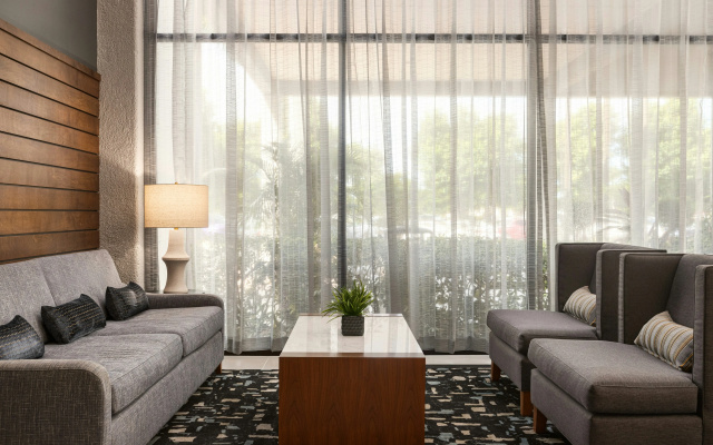 Doubletree by Hilton Fort Myers at Bell Tower Shops
