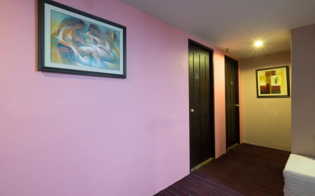 Cozy at Ten Hotel Bangkok