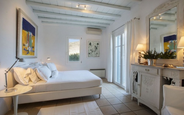 Villa Aerie - Sweeping Sea Views, Eclectic Style by Villarentalsgr