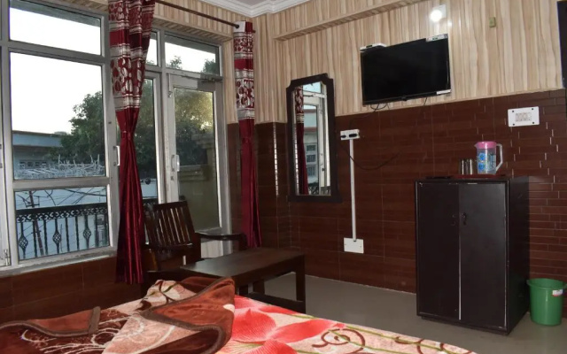 Oyo 35499 Hotel Green View