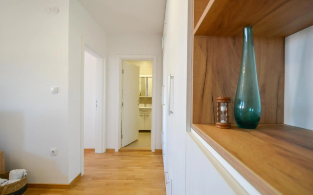 Shine24 - Spacious and bright apartment - NEW