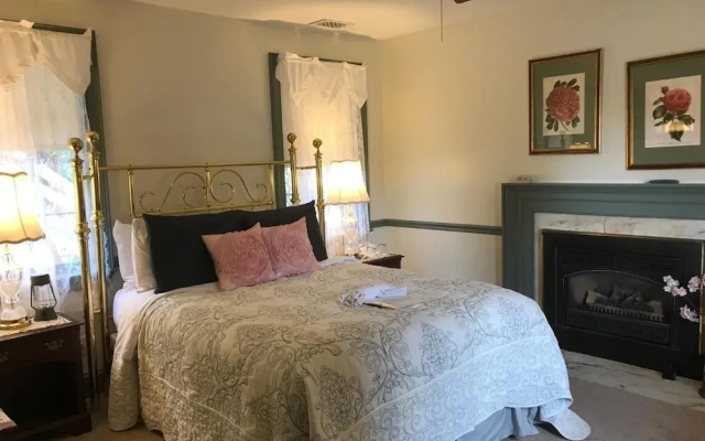 Parsonage Inn