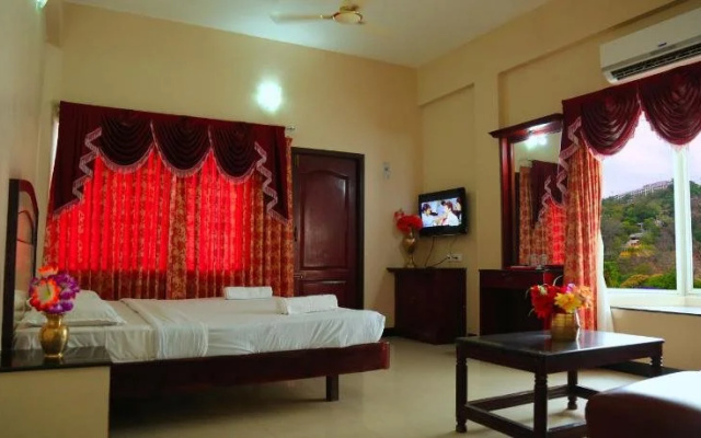 Hotel Vels Court