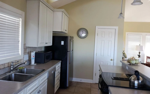 The White - 3 Br Home