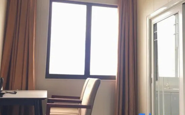 Stone pillars Tiantian Pearl Hotel