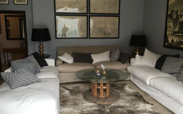 Swan's Nest Luxury Apartment on the Lake