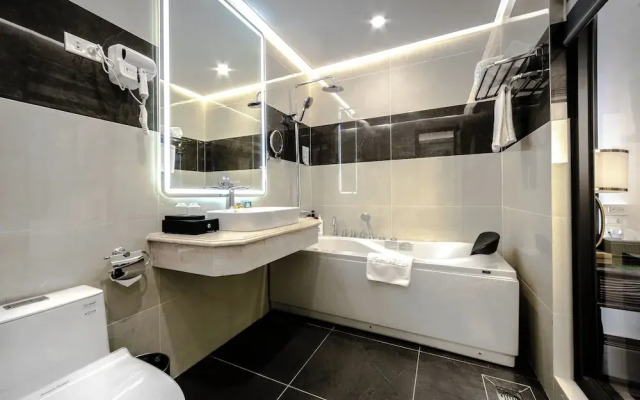 A25 Premium Hotel - 16 Mieu Dam