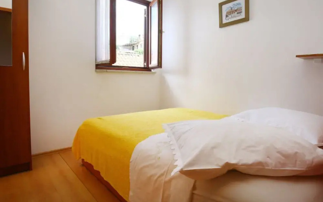 Apartments Boro - Two Bedroom Apartment With Terrace