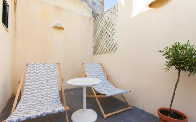Feels Like Home Bairro Alto Loft with Sunny Terrace