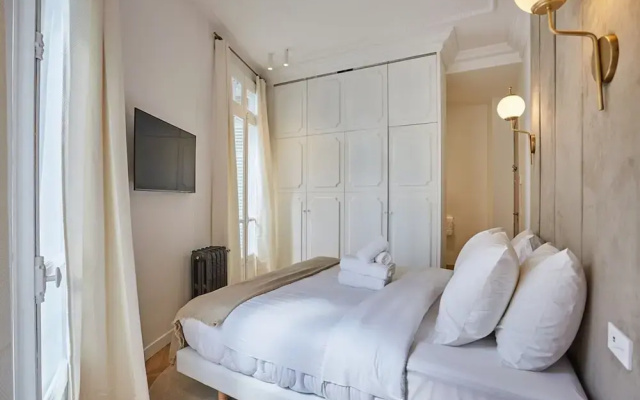 4 Rooms Apartment Opera Vendome