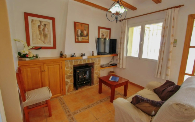 Estrelizia - pretty holiday property with garden and private pool in Calpe