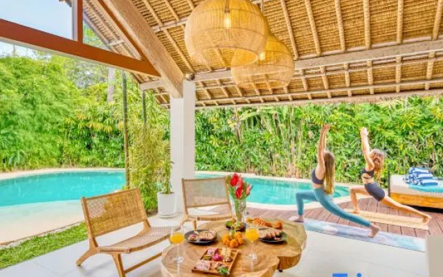 Villa Indigo - 5-BDR, huge pool and lush garden