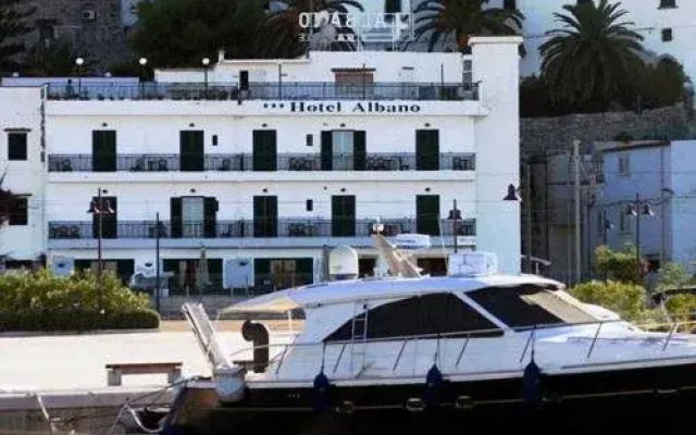 Alba Living Boutique Hotel