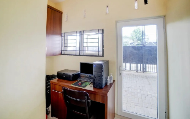 Teratai Homestay by Rooms