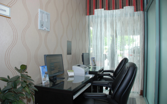Best Western Plus Travel Hotel Toronto Airport