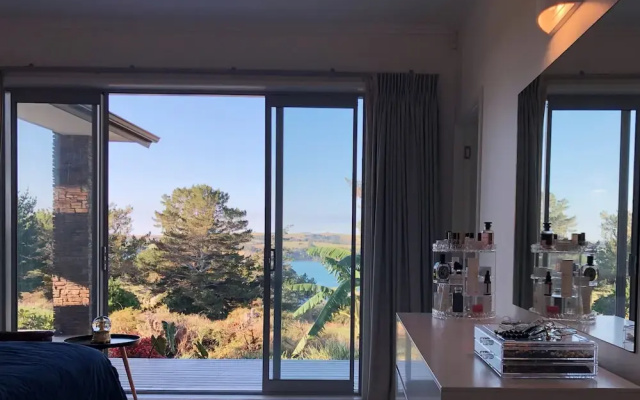 Modern Coastal Home & Award-winning Golf