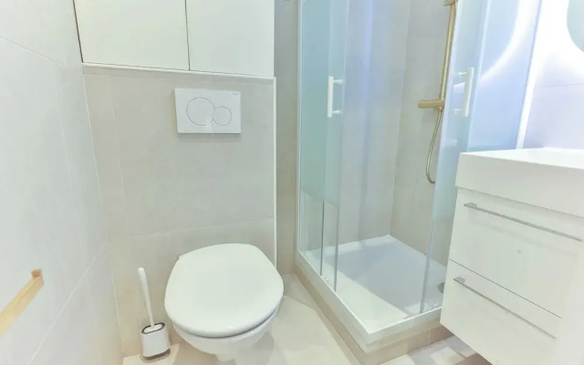 Beautiful 1 Bedroom Apartment