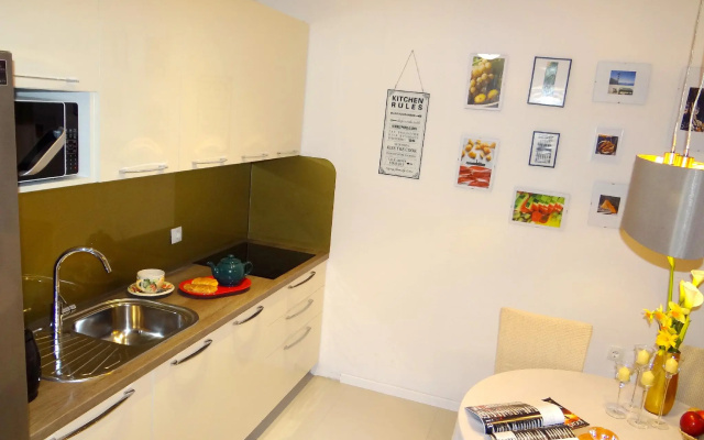 sea view apt w/ swimming pool and jacuzzi a9