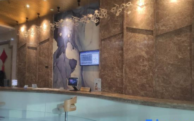 Homeinn Skyl'ne Hotel (Yantai Fuhai Road RT-Mart)