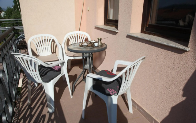 HSH Apartments