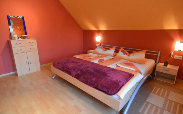 Cozy Apartment in Neumagen-Dhron near Lake Mosel with Garden