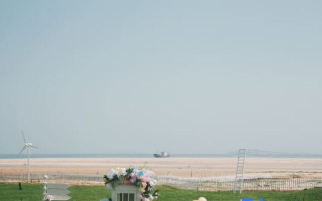 Platinum Whale Coastal Resort