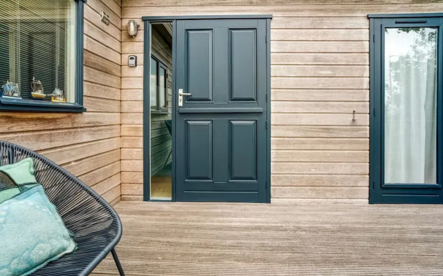 Elegant Chalet in Anjum near Lauwersmeer Lake