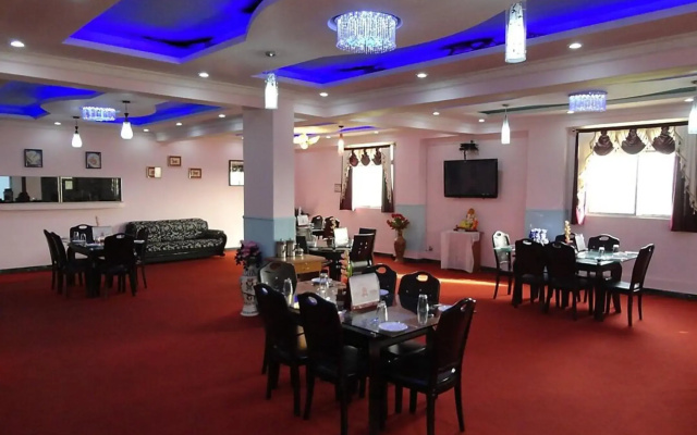 City Hotel