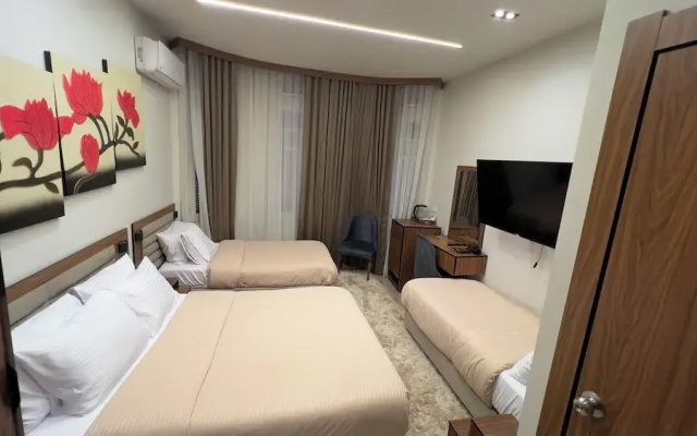 Italia house hotel