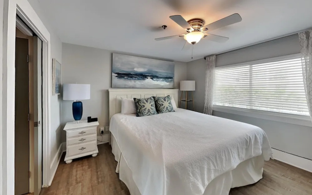 Commodore's Retreat #205 by Southern Vacation Rentals
