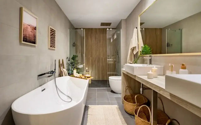 Java - 3 Bedroom and Shared Pool in Almagro